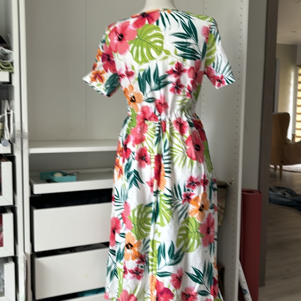 Dress - Picture 4 of 8